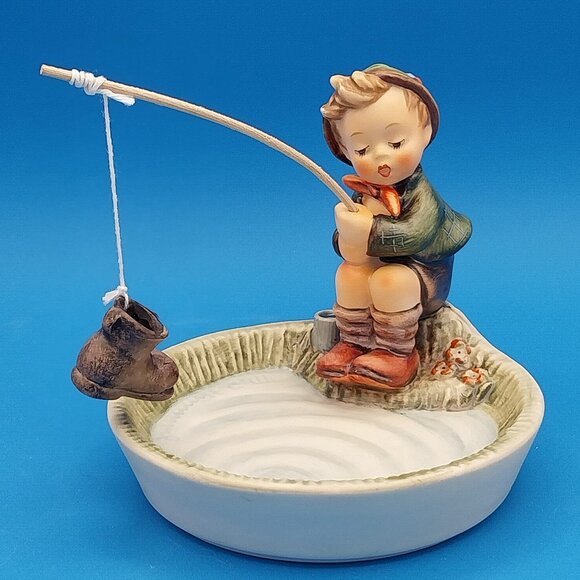 MI Hummel Figurine "JUST FISHING" HUM #373 TMK6 Goebel Germany - Picture 1 of 9